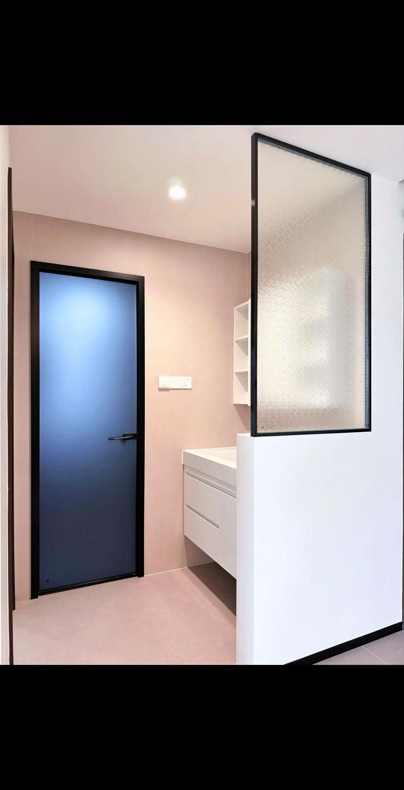 客衛(wèi)生間半墻設(shè)計(jì) 美觀、實(shí)用與空間感的完美融合